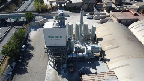 Vista aerea della linea di produzione Eco Asfalti
